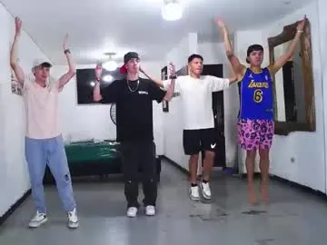 Chaturbate Free Porn Cam of benz_boys
