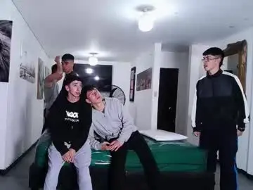 Chaturbate Best live sex cam show of benz_boys