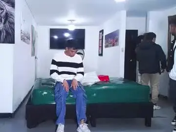 Chaturbate Best live sex cam show of benz_boys