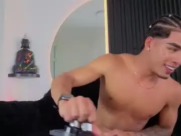 Chaturbate Live Sex of aron_steel04