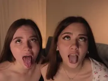 Chaturbate Live Sex Cam of cloverfarewell