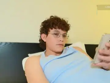 Chaturbate Live Sex Cam of anddres_boss