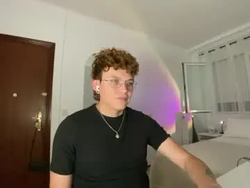 Chaturbate Private Sex Chat of anddres_boss