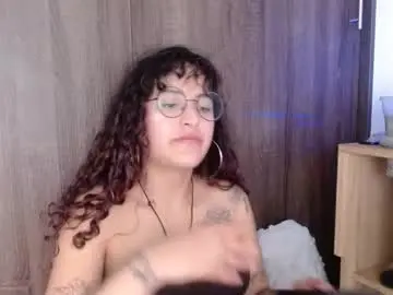 Chaturbate Live Sex Cam of sol_amarilla_