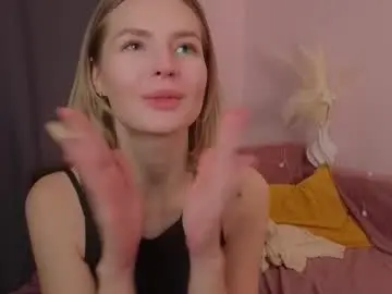 Chaturbate Live Sex Cam of gwenkevwitch