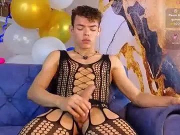 Chaturbate Adult Video Chat of nijinsky_latinboy