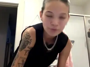 Chaturbate Live Sex Cam of angelia01m