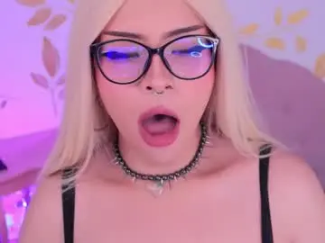 Chaturbate Live Sex Cam of misselektra__