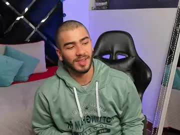 Chaturbate Live Sex Cam of francobanderas1