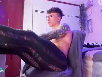 Chaturbate Live Sex of thomas_fuckboy