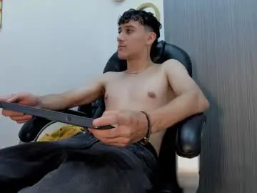 Chaturbate Free Porn Cam of alexbbooy