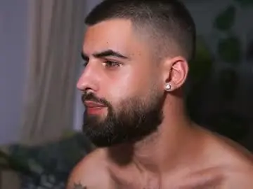 Chaturbate Nude Webcam of hairyrobxxx