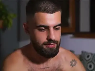 Chaturbate Live Porn of hairyrobxxx