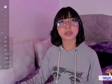 Chaturbate Best live sex cam show of arya_line
