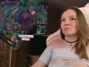 Chaturbate Live Sex Cam of moonlish_siren