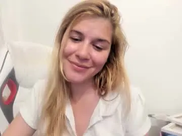 Chaturbate Free Porn Cam of artsyandcraftsy_
