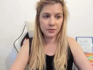 Chaturbate Free Porn Cam of artsyandcraftsy_