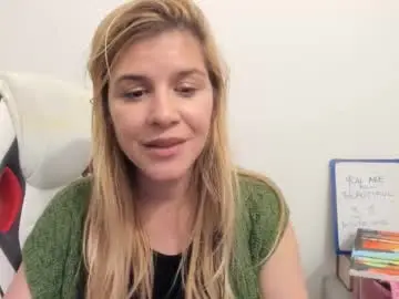 Chaturbate Nude Webcam of artsyandcraftsy_