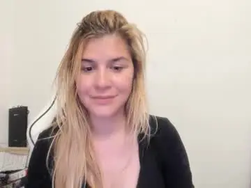 Chaturbate Live Sex of artsyandcraftsy_