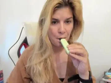 Chaturbate Adult Webcam of artsyandcraftsy_