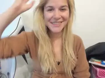 Chaturbate Nude Webcam of artsyandcraftsy_
