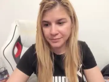 Chaturbate Sex Chat of artsyandcraftsy_