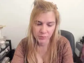 Chaturbate Sex Cam of artsyandcraftsy_