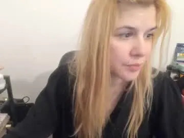 Chaturbate Live Porn of artsyandcraftsy_