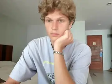 Chaturbate Live Porn of maxim_burn