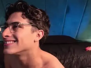 Chaturbate Live Sex Cam of aaron_eze