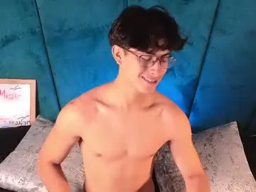 Chaturbate Sex Cam of aaron_eze