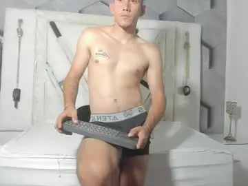 Chaturbate Live Sex of adammendoza34