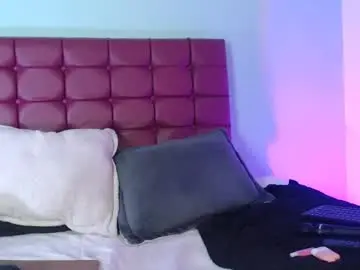 Chaturbate Adult Video Chat of bella_lr