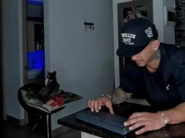 Chaturbate Free Porn Cam of dammianmilleroficial