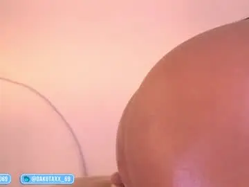 Chaturbate Live Sex Cam of dakota_leex