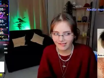 Chaturbate Live Sex Cam of dilara_xbaby