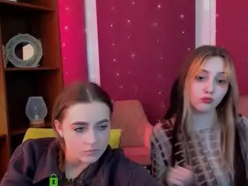 Chaturbate Live Sex Cam of luna_tin