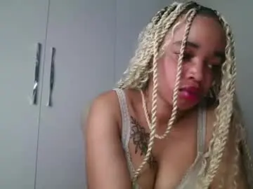 Chaturbate Watch Live Sex Cams of sexymel022