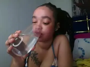 Chaturbate Live Sex Cam of sexymel022