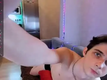 Chaturbate Live Sex Cam of aaron_bang