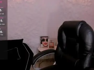 Chaturbate Adult Video Chat of mialaurence_