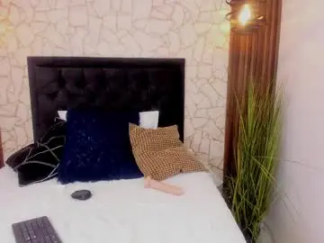 Chaturbate Sex Cam of antoneella_russo