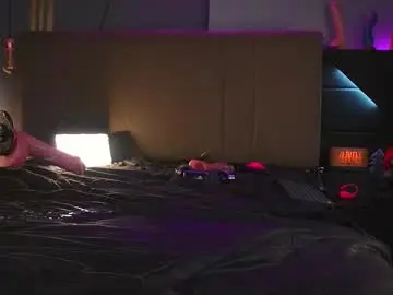 Chaturbate Live Sex Cam of samuelboytattoo