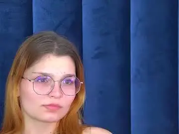 Chaturbate Live Sex Cam of bellamarebelle