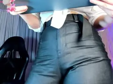 Chaturbate Watch Live Sex Cams of alejagarcia_