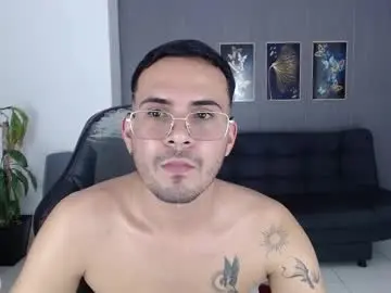Chaturbate Adult Video Chat of arontrey21_