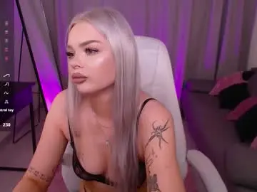 Chaturbate Best live sex cam show of leslie_caronn