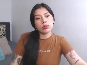 Chaturbate Live Sex Cam of emmi_0