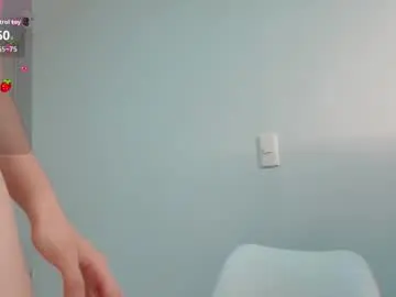 Chaturbate Live Sex Cam of brooklove_doll