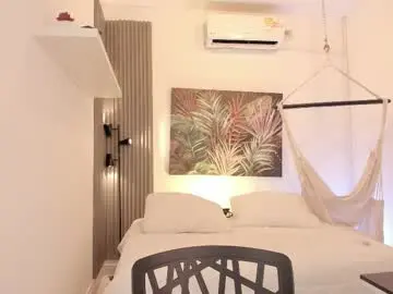 Chaturbate Live Porn of avalon_badger